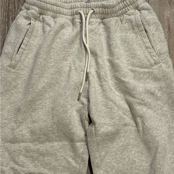 Abercrombie & Fitch Light Gray Joggers - Picture 2 of 6